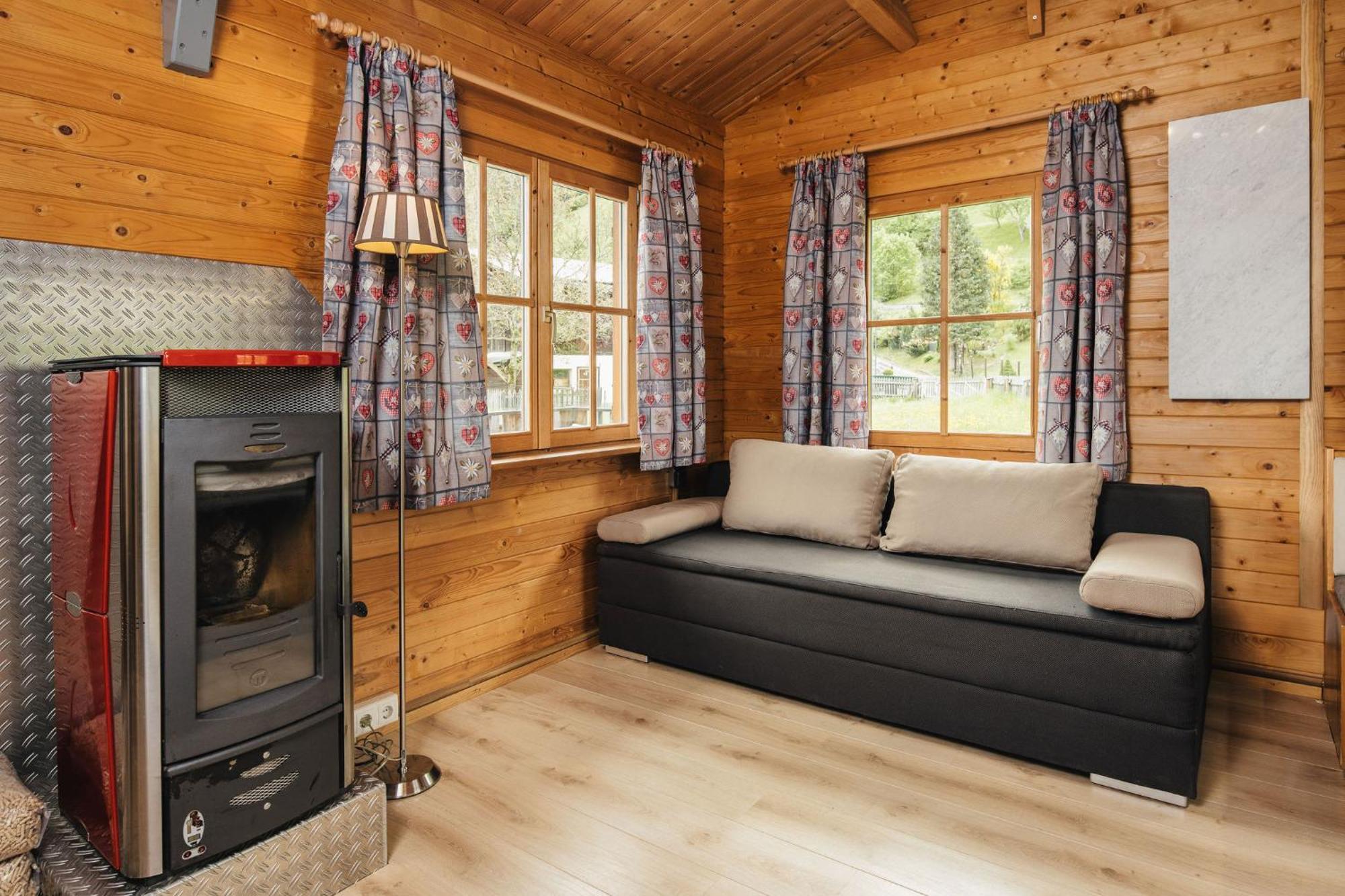 Camping Dreilaendereck Blockhuetten & Apartments Ried im Oberinntal Exterior foto